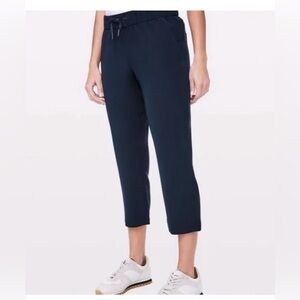 Lululemon on the fly crop